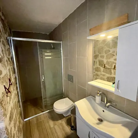 Akrapol Boutique *